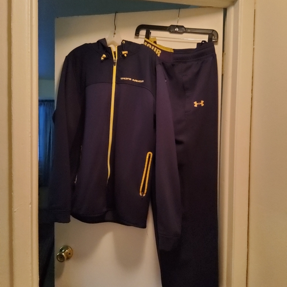 Under Armour Other - Under Armour Sweat Suit